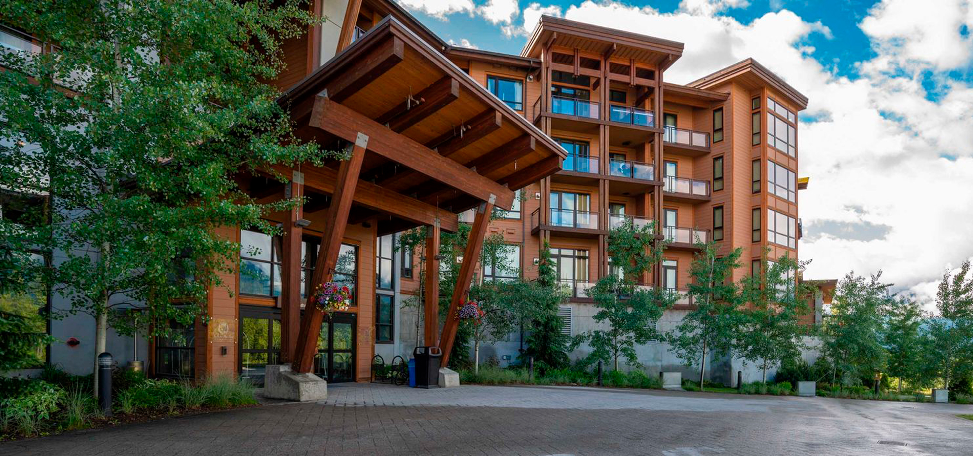 sutton place hotel revelstoke exterior